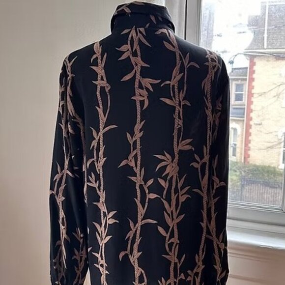 The Erin Mills Parkway Blouse - Picture 3 of 3